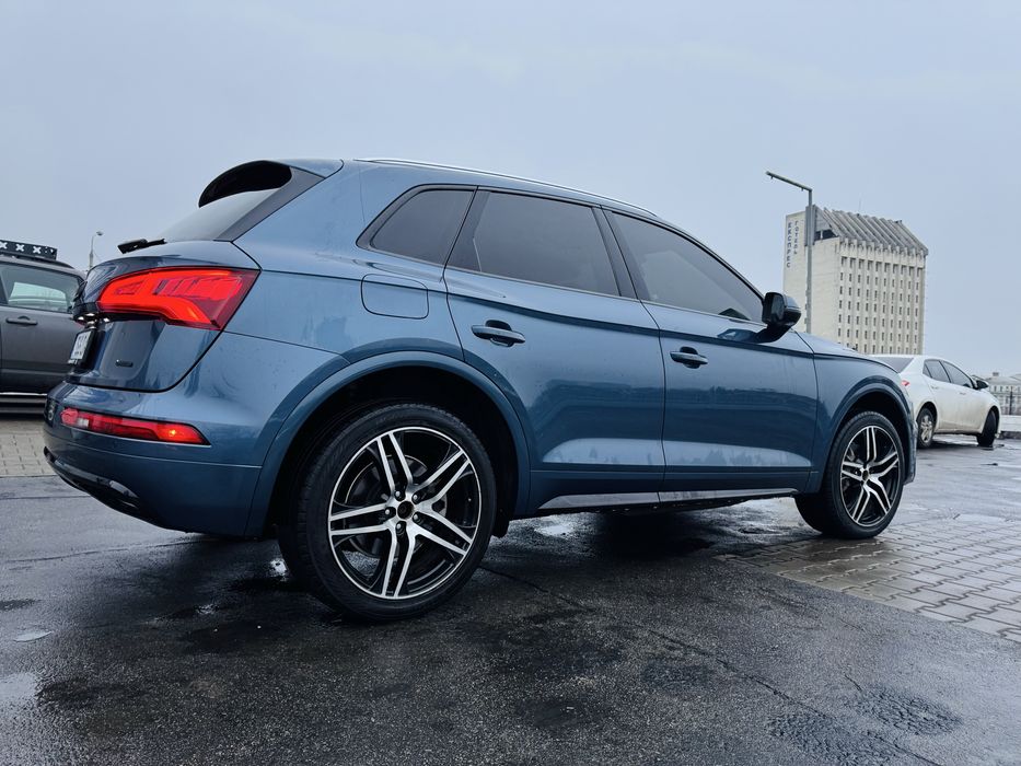 Продам Audi Q5