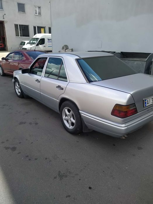 Продам Мерседес 124