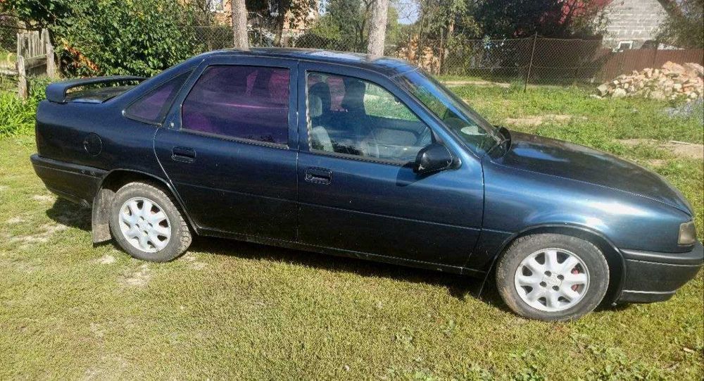 Двері на опель вектра а сині, гарному стані. 2шт