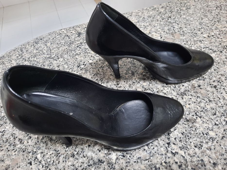 Sapatos de salto alto