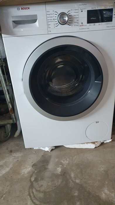продам  стиралку БОШ БУ 8 серия не запускается