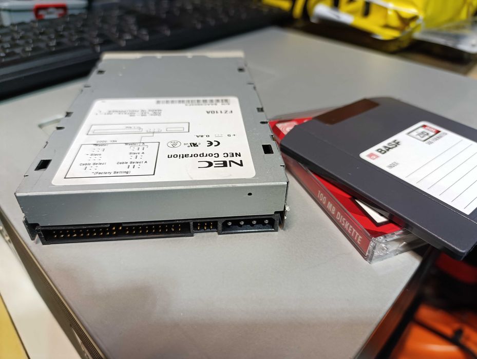 Stacji dysków dyskietek ZIP NEC FZ110A