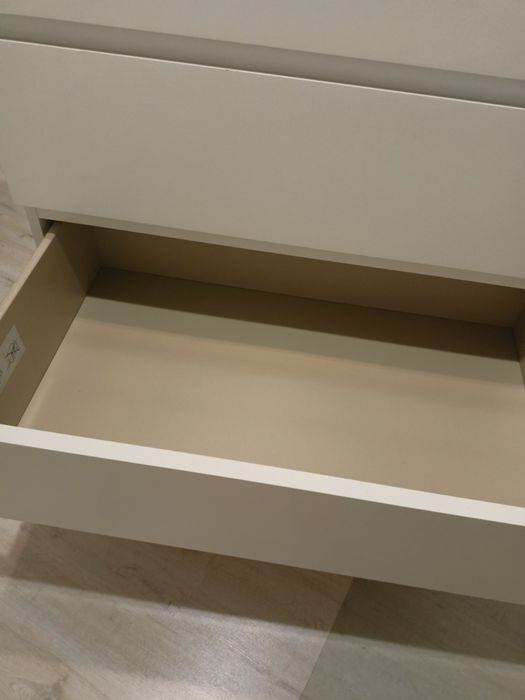 Biała komoda IKEA