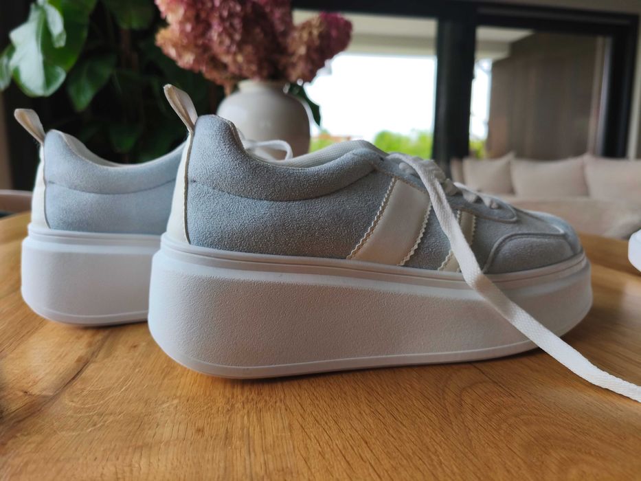Buty Adidasy błękitne wysokie 39