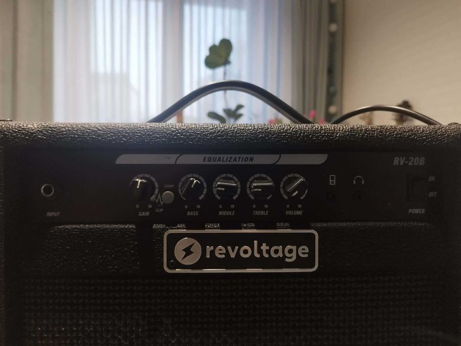 Wzmacniacz Revoltage RV-20B Mini combo basowe