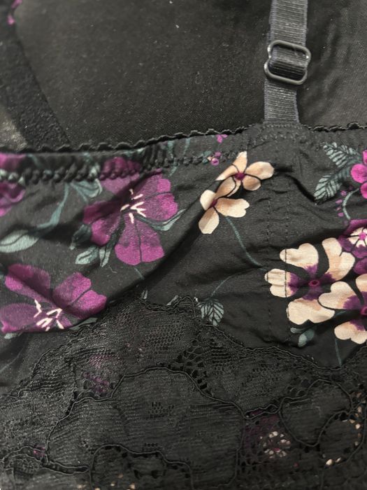 Biustonosz braletka H&M czarny w kwiaty 75B