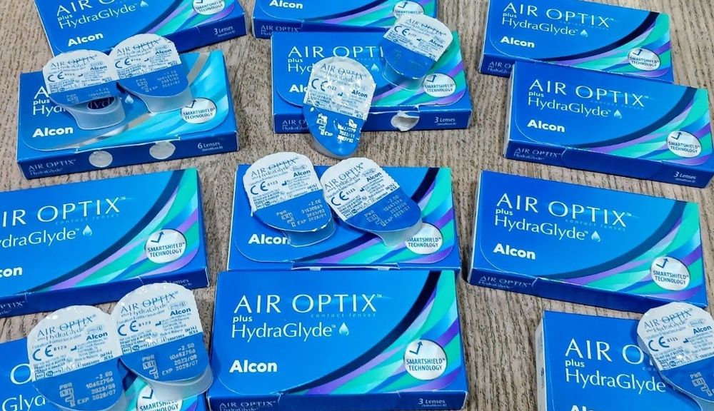 Контактні лінзи Air Optix plus hydroglyde Alcon