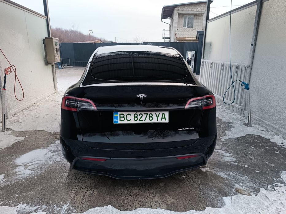 Tesla Y 2023 ПРОДАМ