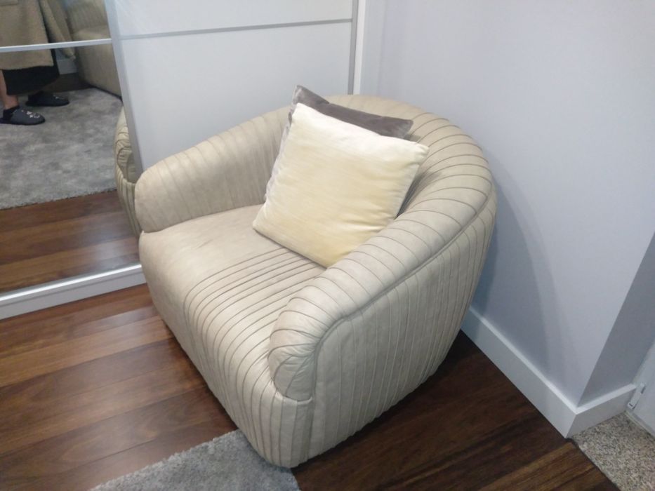 Sofá em Pele genuína- NOVAK-AREA STORE