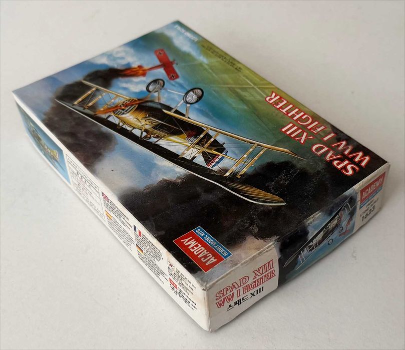 Academy_SPAD XIII WWI Fighter. Esc.1:72. Completo e como novo.