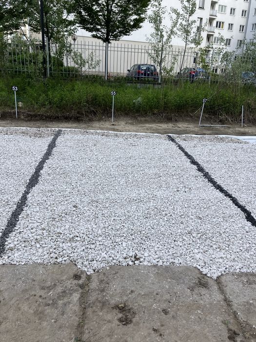 Miejsce postojowe - parking przy Olbrachta 25