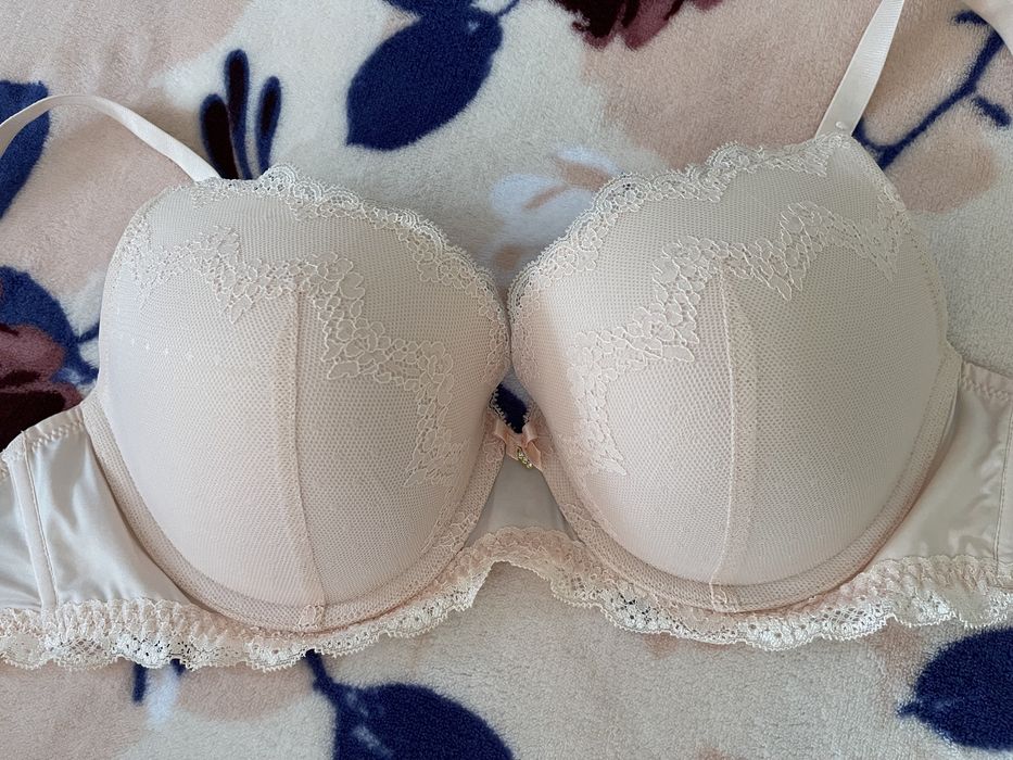 Biustonosz push up AGIO rozmiar 65 F