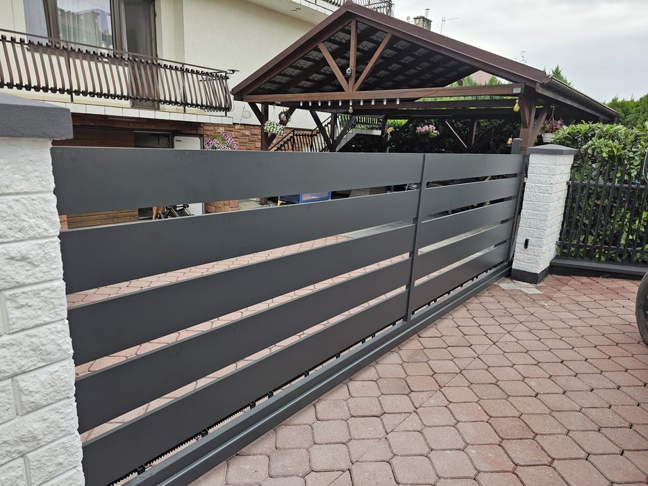 Brama przesuwna , furtka nowoczesna