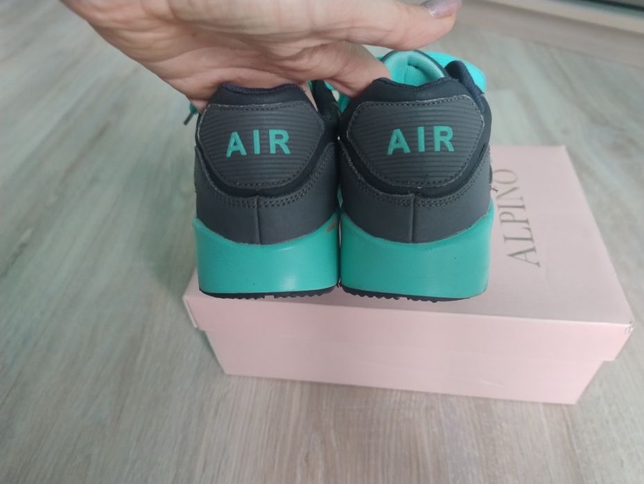 Жіночі кросівки Nike