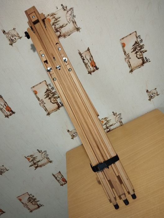 Мольберт для рисования складной.