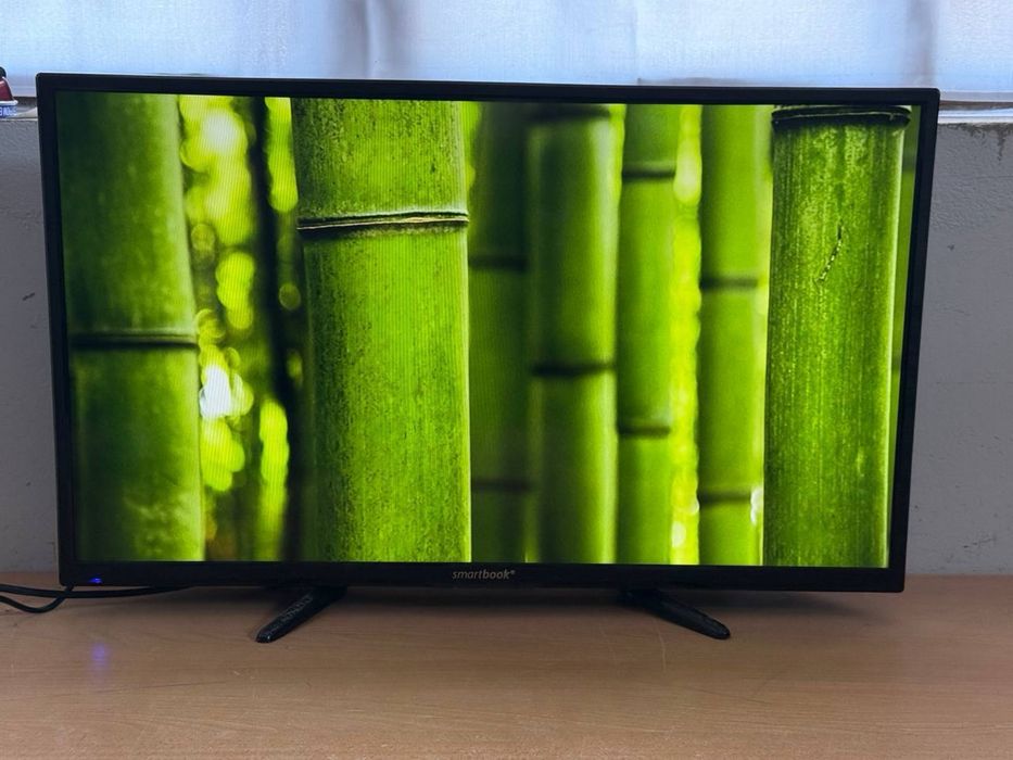 Телевізор SmartBook 32″ / HDMI / USB / пульт + ніжки