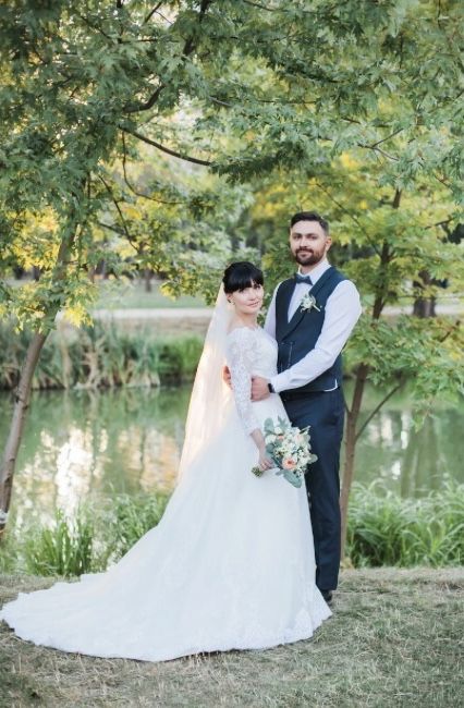 Весільна сукня з фатою та кільцями ( невеликого діаметру)