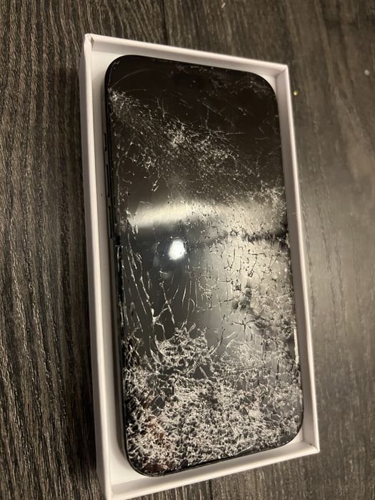 Продам iphone 15 pro 128gb 99% битий на запчастини