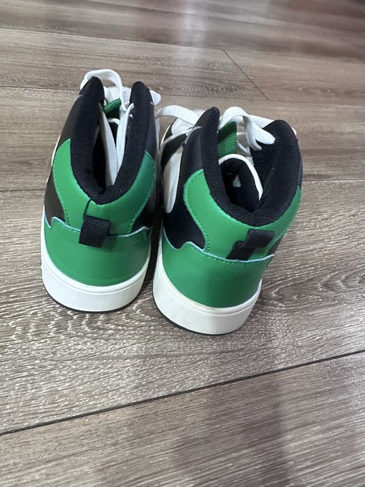 Кросівки для хлопчика на вузьку ногу