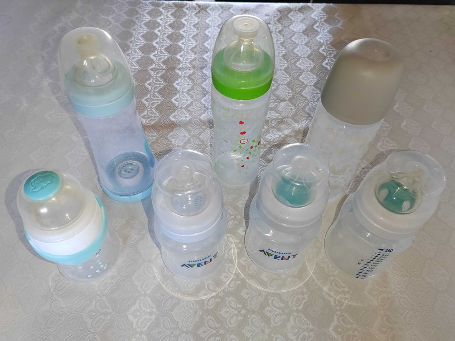 Lote de 7 biberões