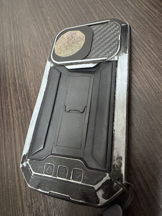 Противоударний чехол на iPhone 15 pro
