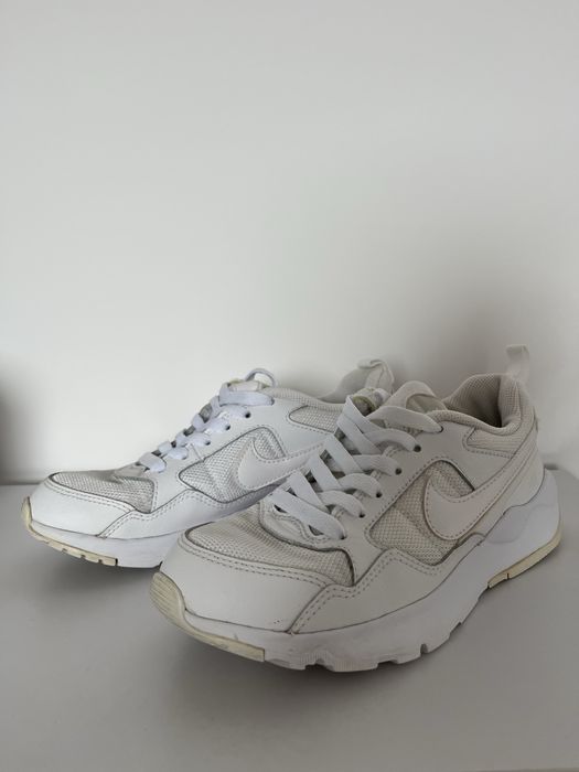 Białe damskie sneakersy Nike Pegasus Lite 36.5