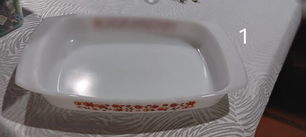 Conjunto de louça bastante completo