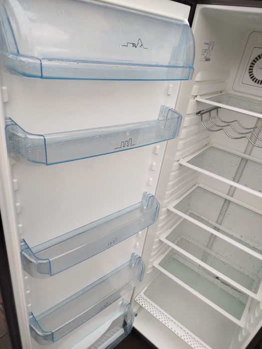 chłodziarka lodówka witryna chłodnicza lada