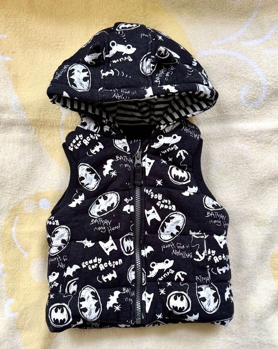 Жилетка на флісі фірми George для хлопчиків 6-9 місяців( 68-74 см)