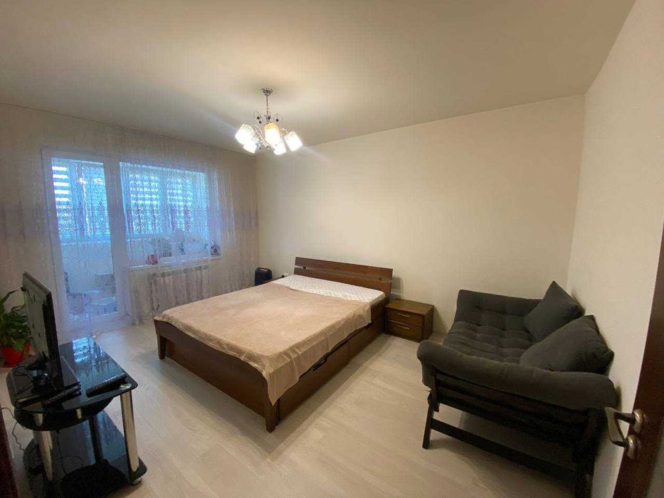 Затишна 2х кім. квартира 3хв від басейну  вільна