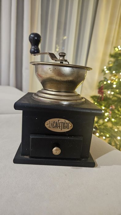 Młynek ręczny drewniany la cafetiere do kawy