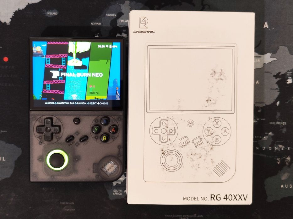 Retro konsola Anbernic RG40XXV 64GB + Knulli OS