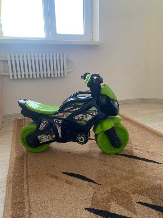 Дитячий мотоцикл