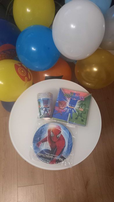 Святковий набір посуду Герої в масках