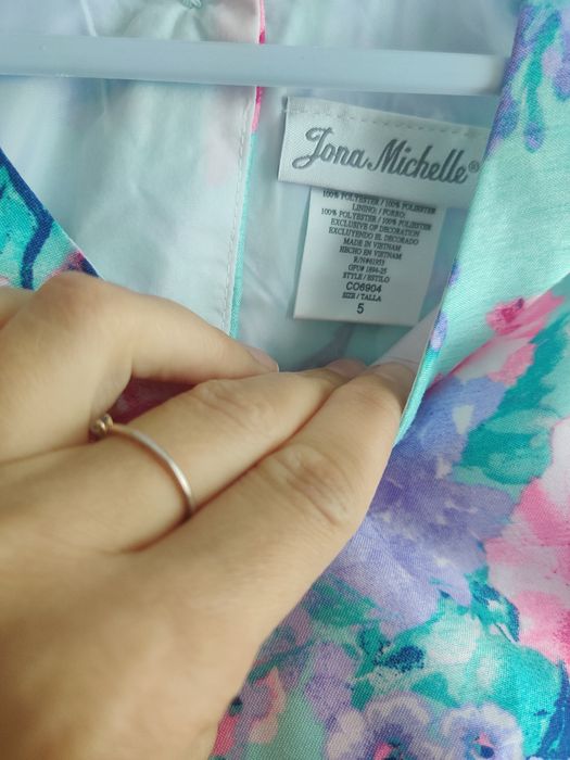 Святкова сукня на дівчинку 5 років