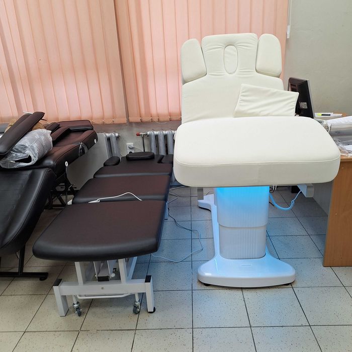Кушетка  електрична  підігрів косметологія масаж Z042F біла нова
