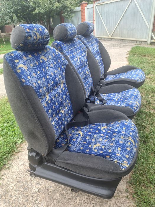 Продам потрійні сидіння