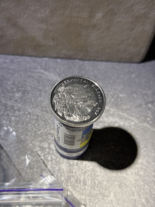 Продам монету  десять гривень