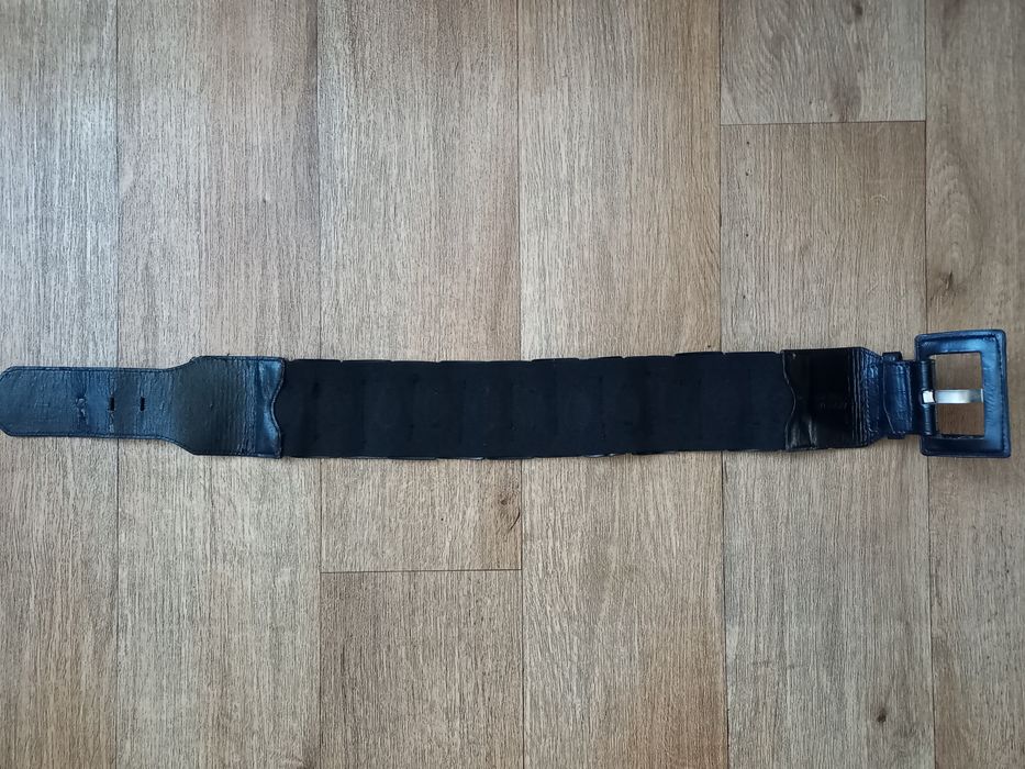 Skórzany pasek  damski  na gumie