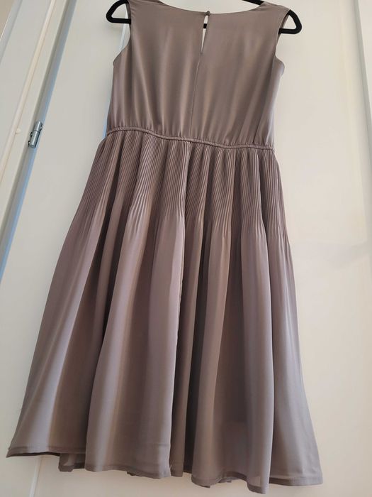 Sunienka H&M z dekoldem w łódkę 38.
