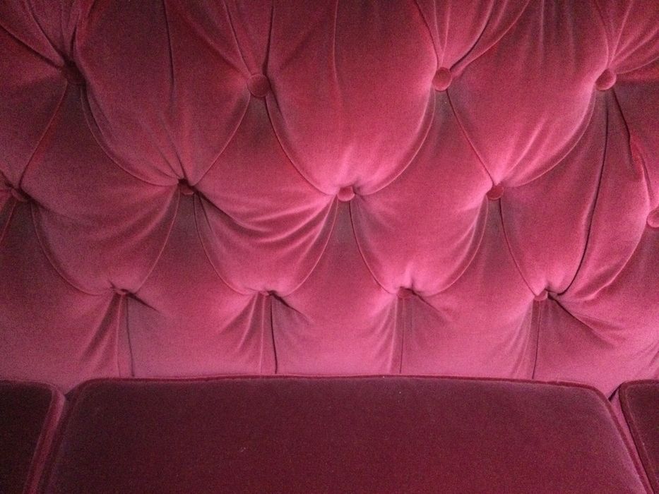 Sofá Banana Oval de Palácio Veludo Capitoné 195cm Novo 40’s Dinamarca