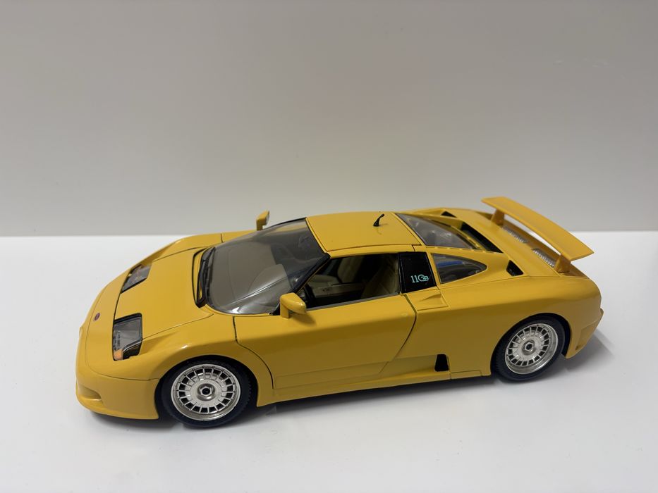 Model Bugatti EB110 1:18 BBurago Burago (maisto welly)