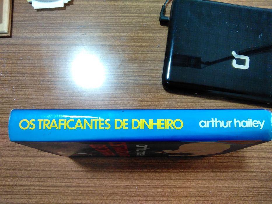 Os traficantes de dinheiro