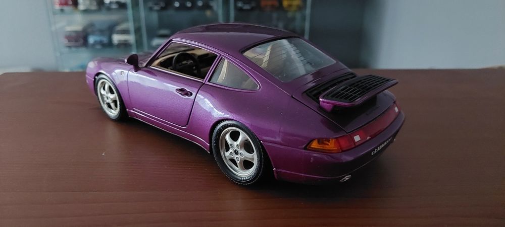 Model 1:18 Porsche 911 Carrera Bburago