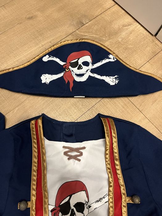 Kostium Pirata dla dziecka 5–6 lat – 3-częściowy zestaw – jak nowy!