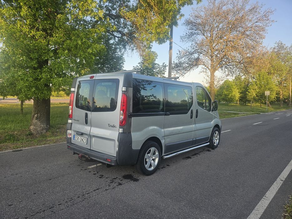 Sprzedam Renault Trafic 9-cio osobowy
