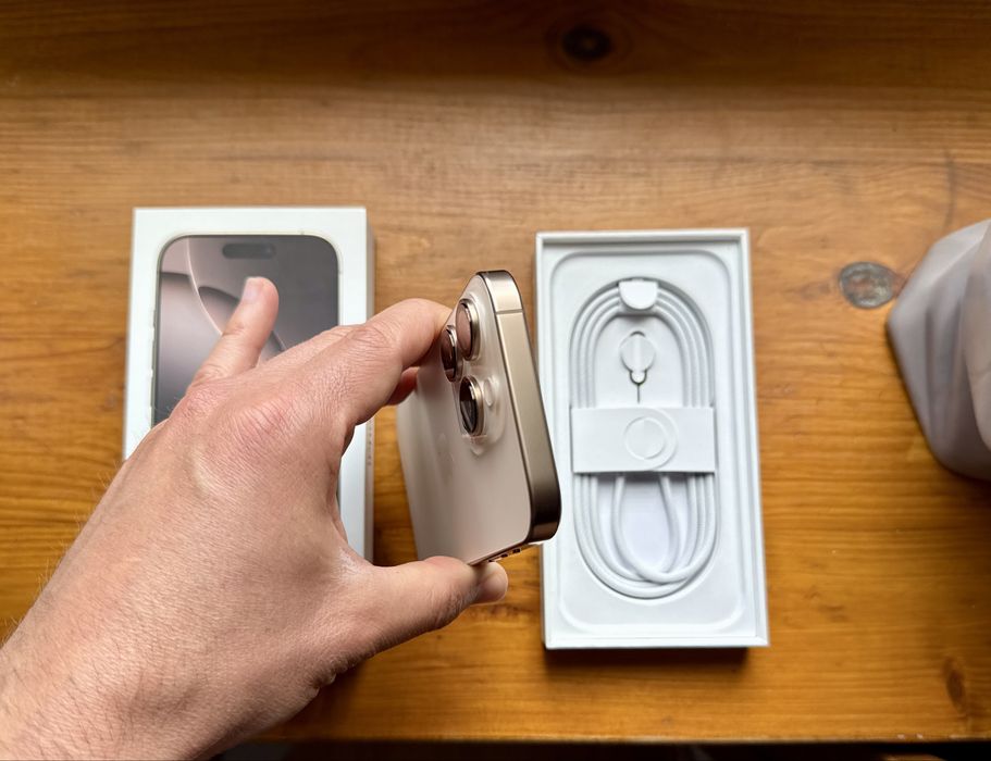 iphone16 256GB 箱付き Apple iPhone 16 Pro 256GB SIMフリー [デザートチタニウム] 価格比較