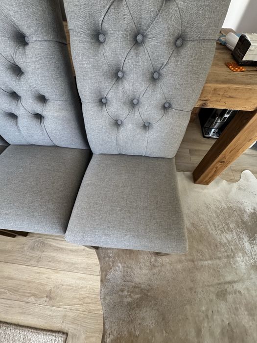 Komplet 6 krzeseł.Pikowane i solidne.