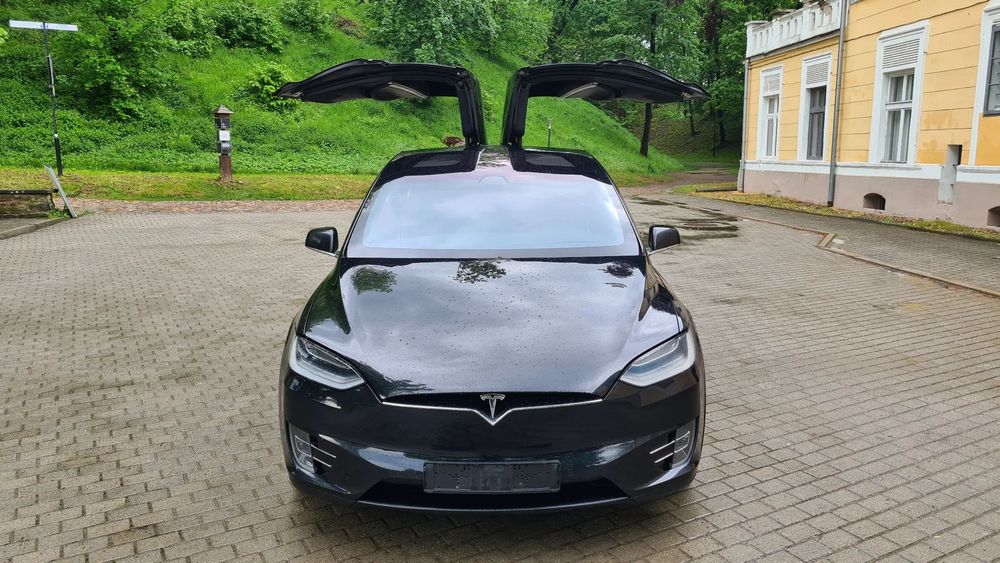Tesla Model X Tesla Model X 75D z darmowym ladowaniem, CCS