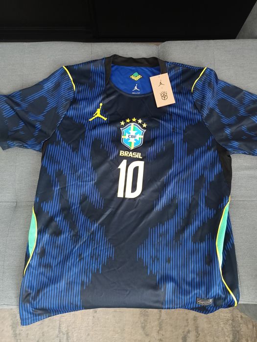 Koszulka reprezentacji Brazylii z neymarem